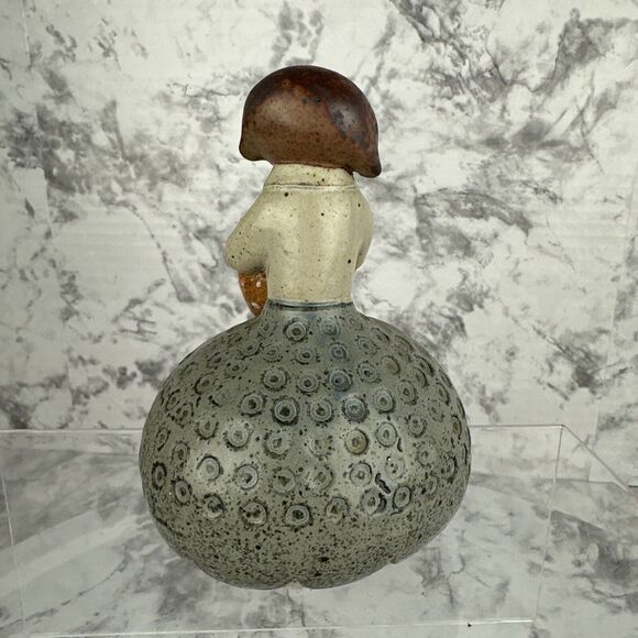 Vintage UCTCI Japanese Pottery Figurine Girl Carrying Pot Green Bell Dress - Picture 3 of 6